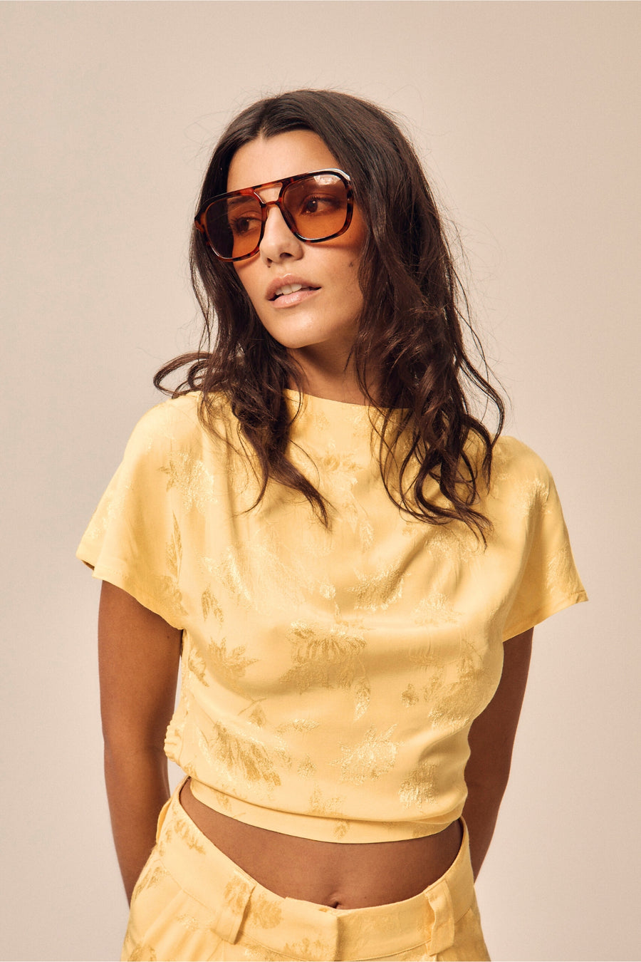 Top Leila butter yellow
