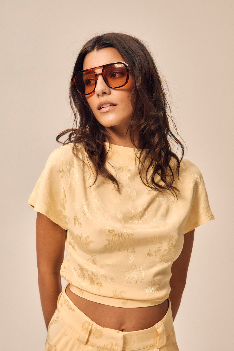 Top Leila butter yellow